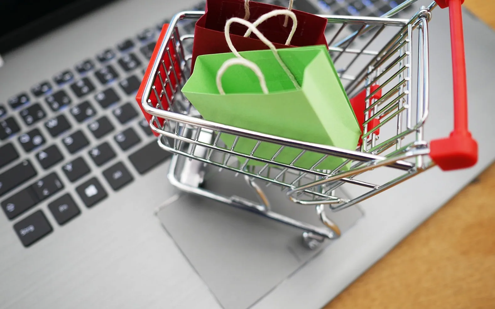 Shopping venture, shopping and laptop